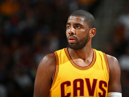 边锋持球内 边锋持球内